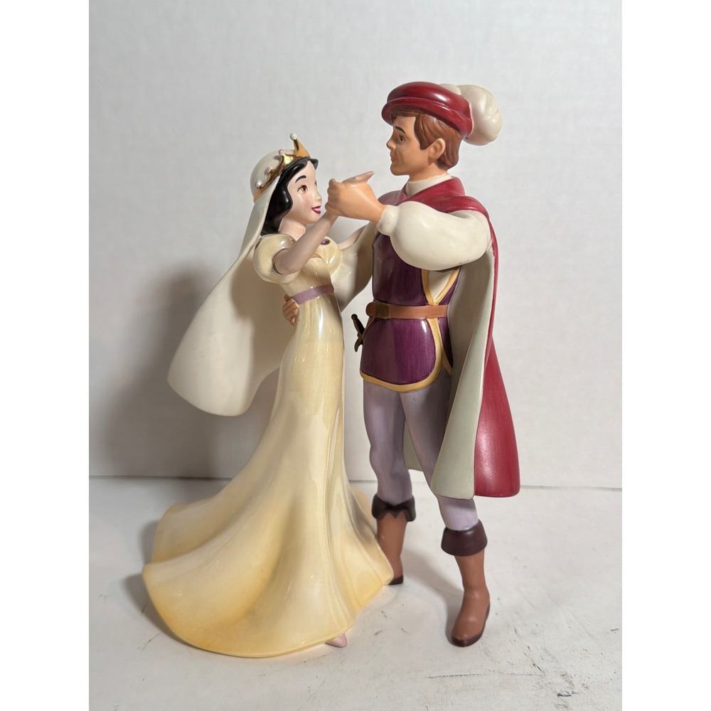 WDCC Disney Snow White & Prince A Dance Among the Stars Figurine 4004515